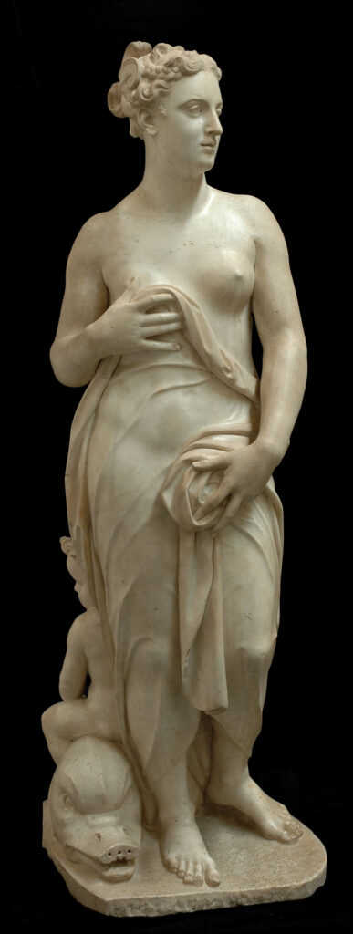 Escultura de figura clásica en Galería de arte: gestión de venta de arte.