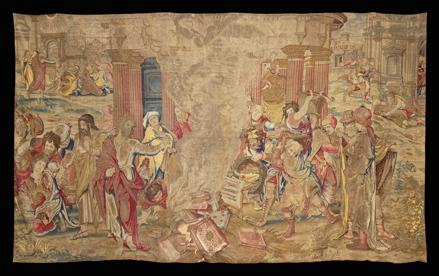 Tapiz antiguo con escenas cortesanas, pieza de arte textil.